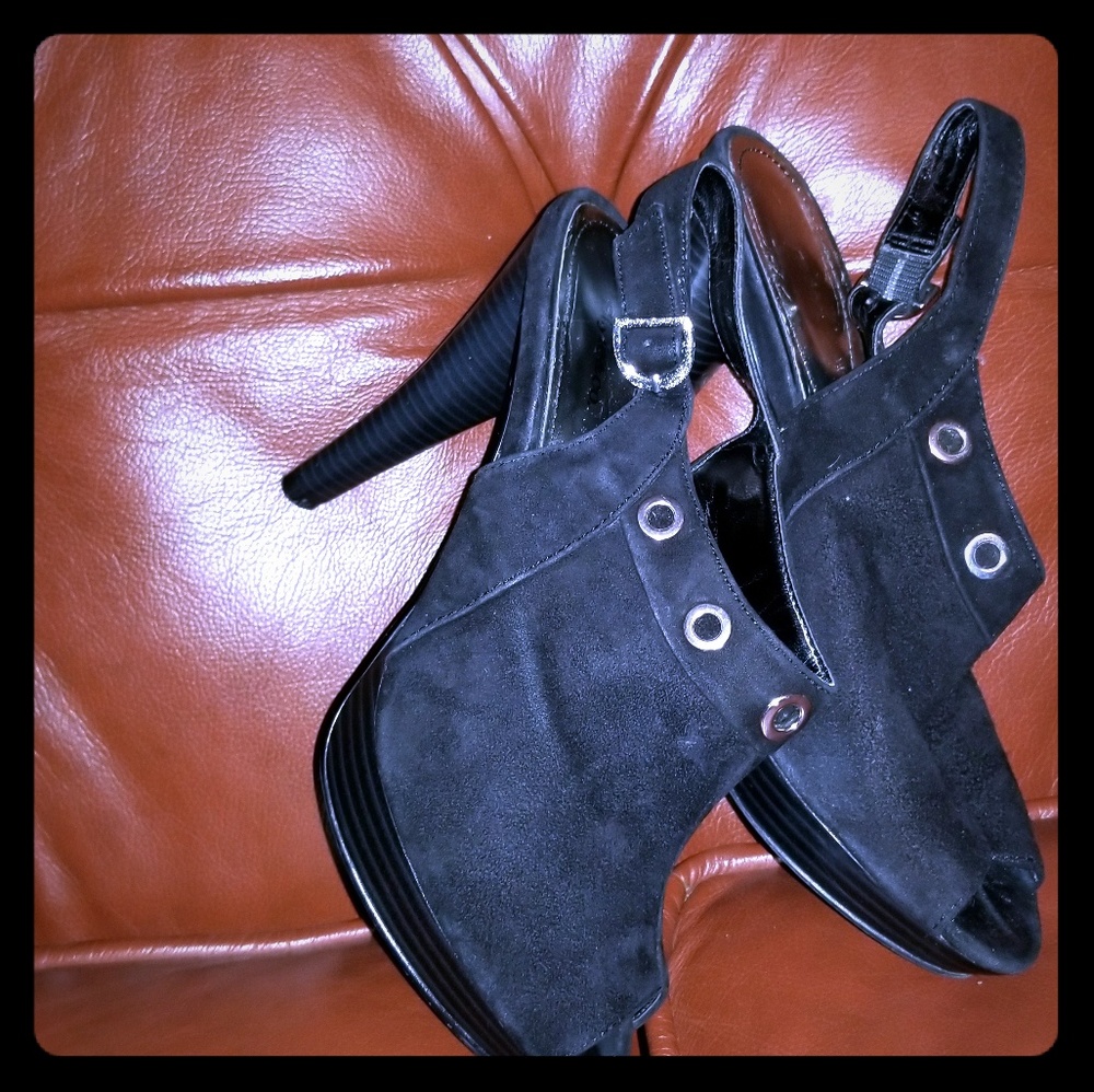 Size 7 Style n Company platform pumps